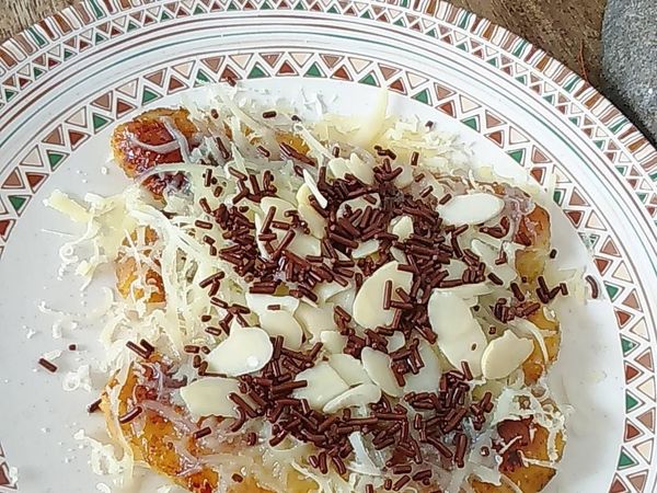 Empuk Manis 10 Pisang Bakar Bertabur Keju dan Cokelat Buat Buka Puasa
