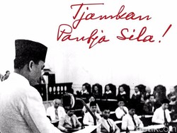 Jas Merah Pameran Arsip Bapak Bangsa Bung Karno di Surabaya
