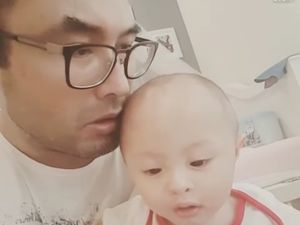 Kesedihan Surya Saputra Melihat Putranya Diopname Kesedihan Surya Saputra Melihat Putranya Diopname