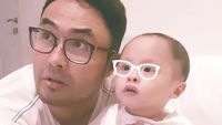 Surya Saputra dan Anak Laki-lakinya Bagai Pinang Dibelah Dua