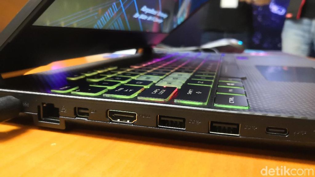 Penampakan Sangar Laptop Gaming Asus ROG Anyar