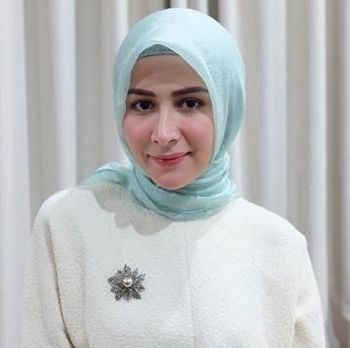 Rina Diana, pesinetron yang jadi Mualaf.