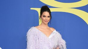 10 Selebriti Tampil Seksi di Penghargaan Fashion Bergengsi CFDA Awards