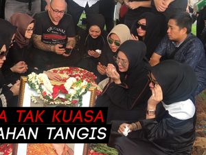 Pemakaman Ayahanda Olla Ramlan Berlangsung Haru Pemakaman Ayahanda Olla Ramlan Berlangsung Haru