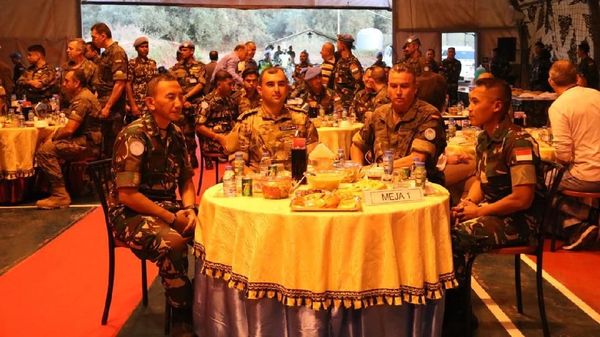 Satgas Indobatt Bukber dengan Pasukan Multinasional Unifil di Lebanon