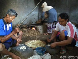 Jelang Lebaran, Jasa Pembuatan Emping di Purworejo Banjir Pesanan