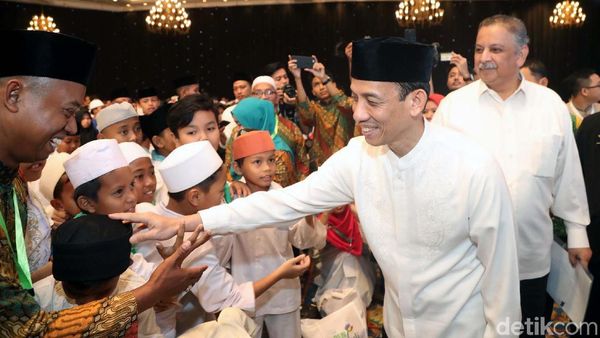 PLN Bubker Bersama 3.300 Anak Yatim