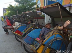 Tukang Becak Dilarang Mangkal di Jalur Mudik Pantura Cirebon