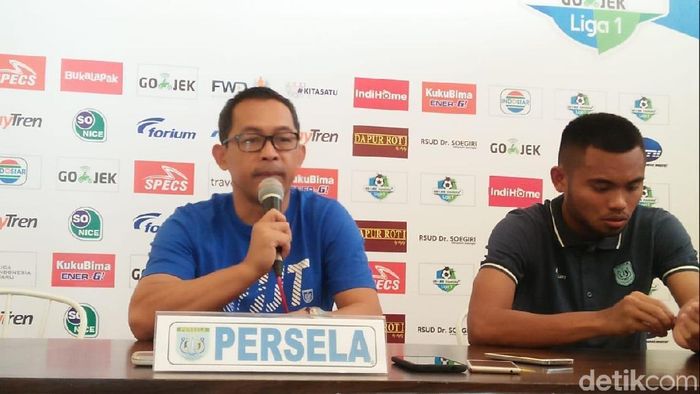 Pelatih Persela Lamongan, Aji Santoso. (Foto: Eko Sudjarwo/detikSport) Pelatih Persela Lamongan, Aji Santoso. (Foto: Eko Sudjarwo/detikSport)
