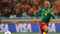 Rigobert Song sudah membela Kamerun dalam sembilan laga Piala Dunia. Dia tiga kali di kartu kuning dan dua kali di kartu merah. (Foto: Carl de Souza/AFP)