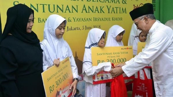 Pemberian Santunan untuk 5.700 Anak Yatim