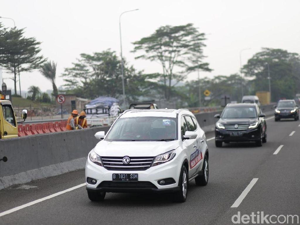 Mobil China Buatan Indonesia Dikirim ke Hong Kong Mobil China Buatan Indonesia Dikirim ke Hong Kong