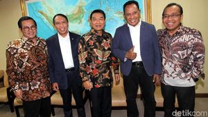 Pratikno, Pramono dan Moeldoko Rapat dengan Komisi II DPR