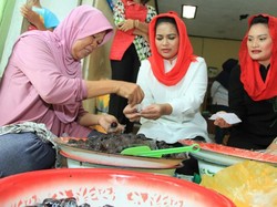 Saat Cawagub Puti Tertarik Membuat Madumongso Madiun