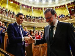 Atheis, PM Baru Spanyol Dilantik Tanpa Kitab Suci dan Salib