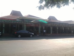 Banyak Penumpang yang Kesasar di Terminal Lama Bandara A. Yani