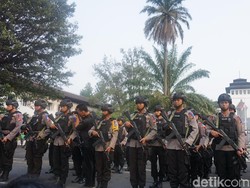 Brimob Kawal Objek Wisata Pantai Selatan Garut