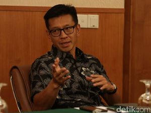 Bos Persib Angkat Bicara soal Viral Jabatan Aneh Pelatih Kiper