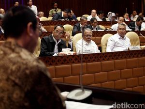 DPR Gelar Rapat Bersama 3 Menteri