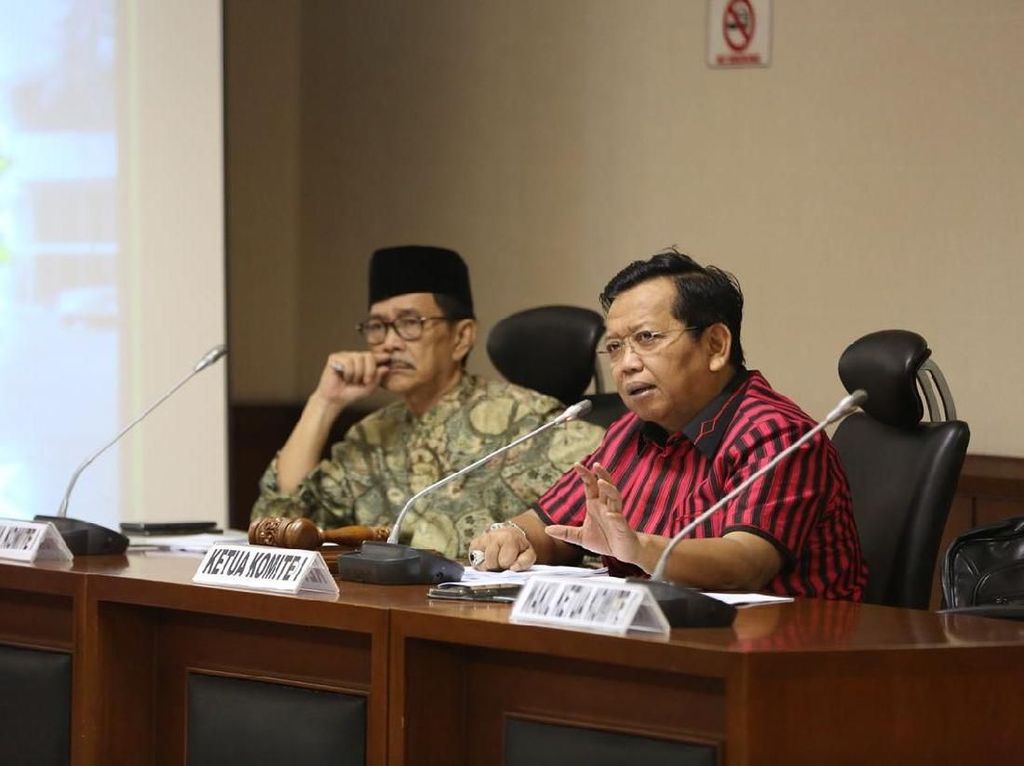 DPD RI Pertanyakan Kesiapan Pilkada Serentak 2018 ke KPU DPD RI Pertanyakan Kesiapan Pilkada Serentak 2018 ke KPU