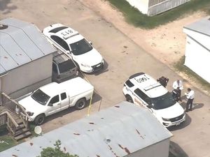 Foto: Di Mobil Ini Bayi Ditinggalkan Orangtua Lalu Meninggal