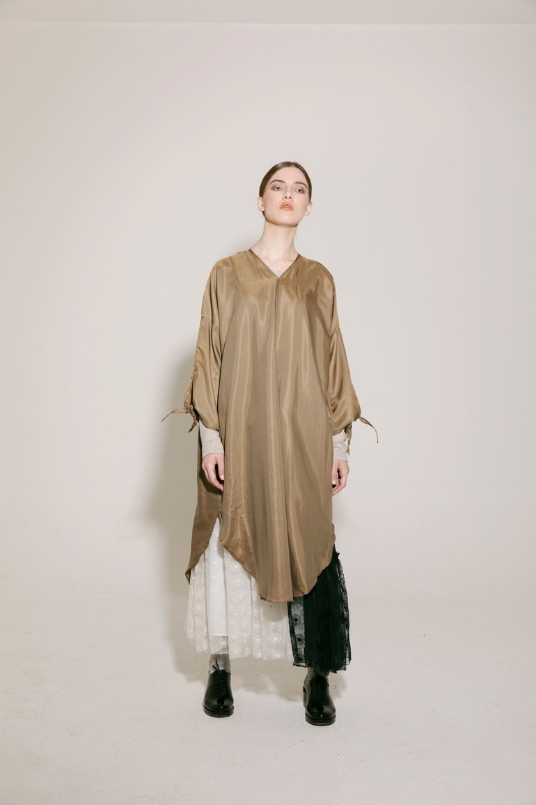 Thr Sudah Turun Intip 10 Opsi Kaftan Dan Tunik Baru Untuk Lebaran