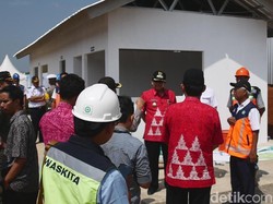 Amankan Mudik, Brimob Jaga Rest Area Sementara Tol Semarang