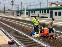 Selfie Pria Berlatar Belakang Perempuan Cedera Gemparkan Italia