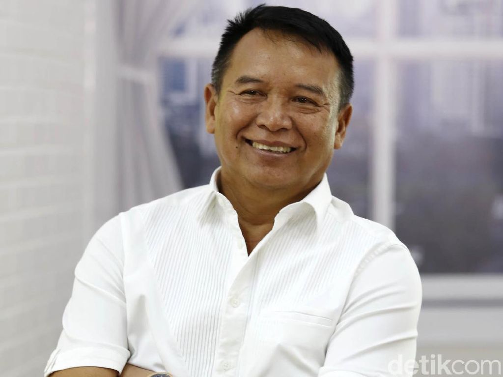 TB Hasanuddin: Hanya Presiden-Wapres yang Dibenarkan Gunakan Ajudan TNI TB Hasanuddin: Hanya Presiden-Wapres yang Dibenarkan Gunakan Ajudan TNI
