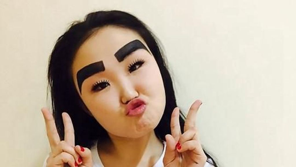 Penampilan Terbaru Wanita yang Dulu Viral karena Alis Angry Bird Penampilan Terbaru Wanita yang Dulu Viral karena Alis Angry Bird