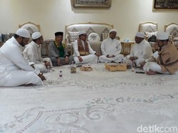 Giliran PKS Temui Habib Rizieq di Mekah