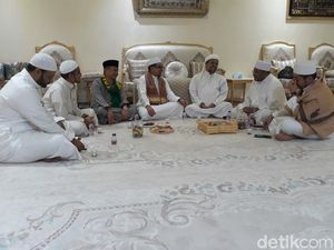 Giliran PKS Temui Habib Rizieq di Mekah Giliran PKS Temui Habib Rizieq di Mekah