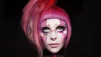 9 Orang Terobsesi Jadi Boneka Hidup, Pakai Makeup Tebal Sampai Oplas