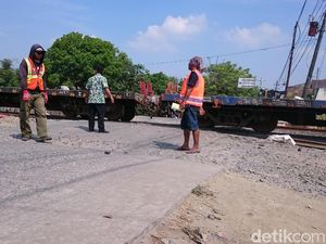 Pemudik Diimbau Waspada, Ada 4 Perlintasan KA Tanpa Palang di Demak Pemudik Diimbau Waspada, Ada 4 Perlintasan KA Tanpa Palang di Demak