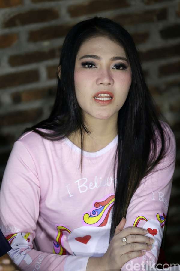 Kisah Cinta Siti Badriah Sebelum Gandeng Krisjiana