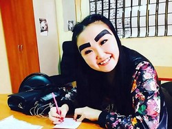 Dulu Viral Punya Alis Terbesar di Dunia, Kini Viral Lagi Karena Tampil Normal