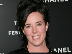 Rintik Hujan Iringi Pemakaman Desainer Kate Spade