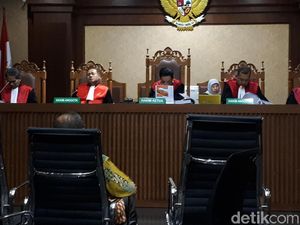 Terbukti Terima Suap, Eks Ketua PT Manado Divonis 6 Tahun Penjara Terbukti Terima Suap, Eks Ketua PT Manado Divonis 6 Tahun Penjara