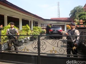 Selain Rumdin Bupati, KPK Geledah Ruang Kepala BLP Purbalingga Selain Rumdin Bupati, KPK Geledah Ruang Kepala BLP Purbalingga