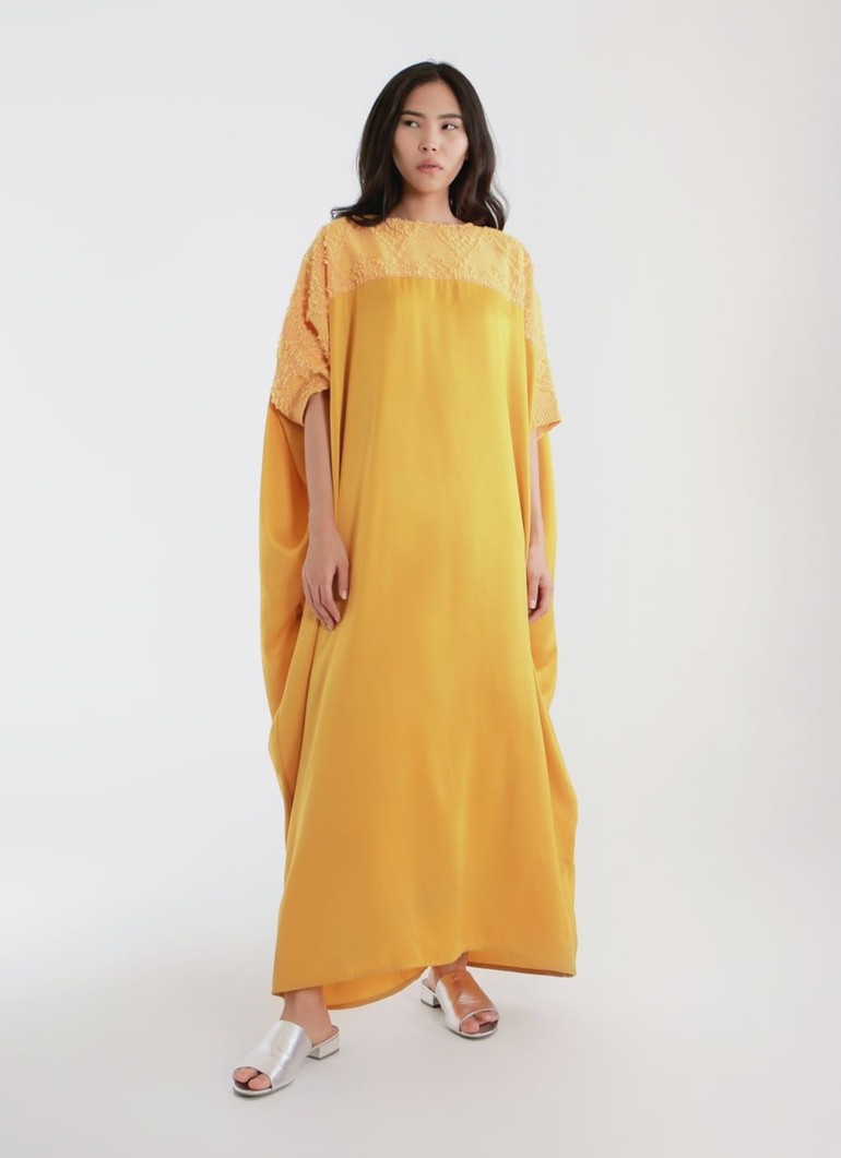 Thr Sudah Turun Intip 10 Opsi Kaftan Dan Tunik Baru Untuk Lebaran