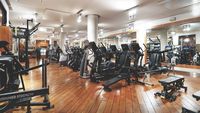 Mengintip Gym Mewah Tempat Pangeran Harry Biasa Olahraga