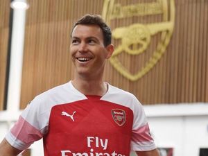 Bellerin Bisa Mencuri Ilmu Lichtsteiner
