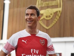 Bellerin Bisa Mencuri Ilmu Lichtsteiner