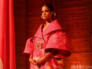 Pameran Batik for the World Disambut Meriah di Paris, Didatangi Ribuan Orang Pameran Batik for the World Disambut Meriah di Paris, Didatangi Ribuan Orang