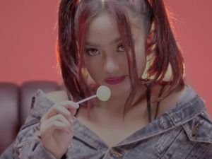 Menanti Si Seksi Marion Jola dan Single Barunya Menanti Si Seksi Marion Jola dan Single Barunya