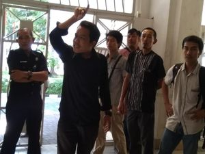 3 Pelaku Ospek Maut FK UMI Tak Ditahan, Keluarga Korban Ngamuk 3 Pelaku Ospek Maut FK UMI Tak Ditahan, Keluarga Korban Ngamuk