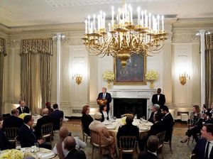 Gelar Acara Buka Puasa Bersama di Gedung Putih, Trump Kejutkan Dunia