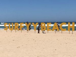 Foto: Surfing di Perbatasan Korea Selatan dan Utara