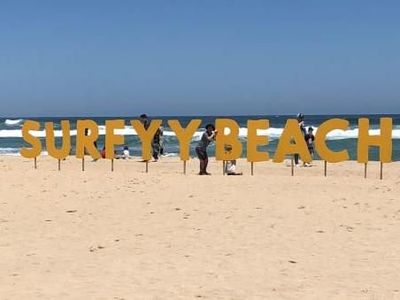 Foto: Surfing di Perbatasan Korea Selatan dan Utara