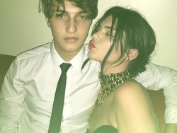 Kendall Jenner dan Anwar Hadid Kepergok Berduaan di Kamar Hotel